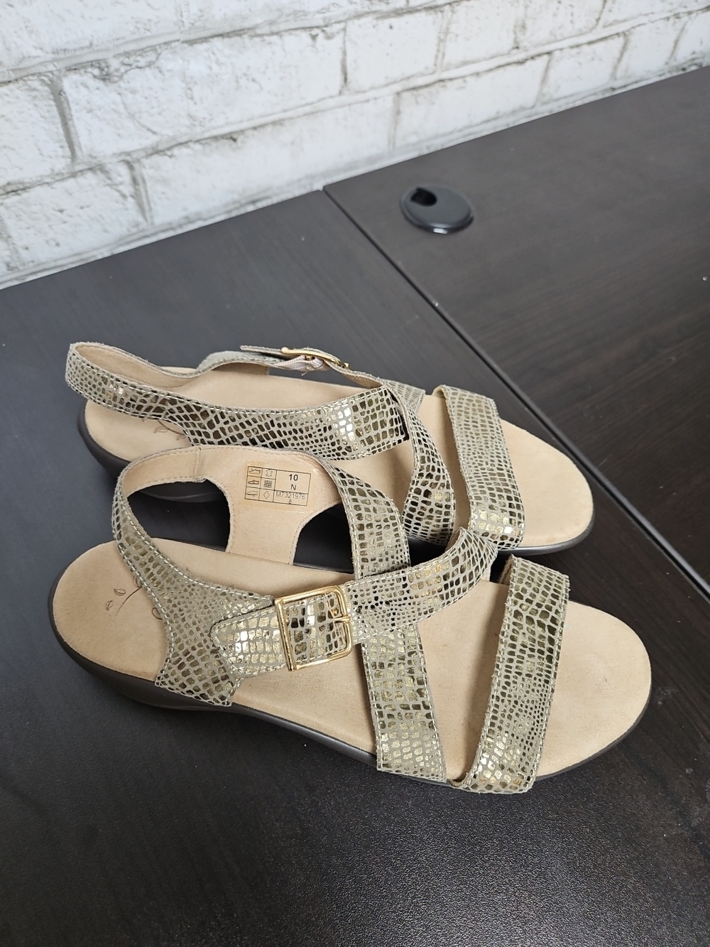 SAS Women's Strappy Sandals Beige with Gold Shimmer Size 10